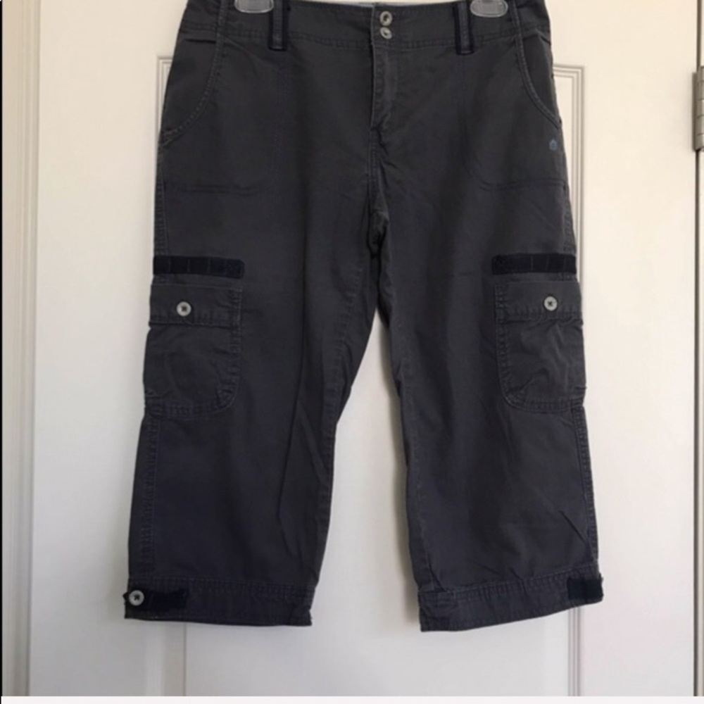 Levi Burmuda shorts size 6. Excellent condition